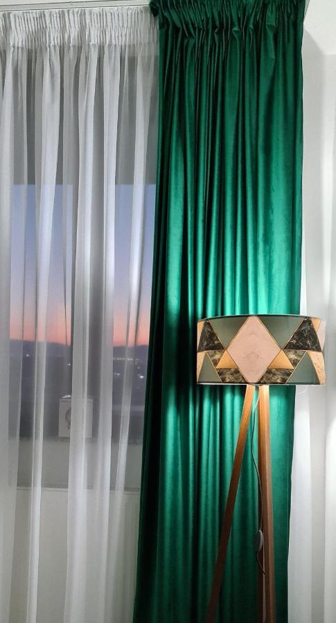 Isaran Apartament With Panoramic City View Брашов Екстер'єр фото