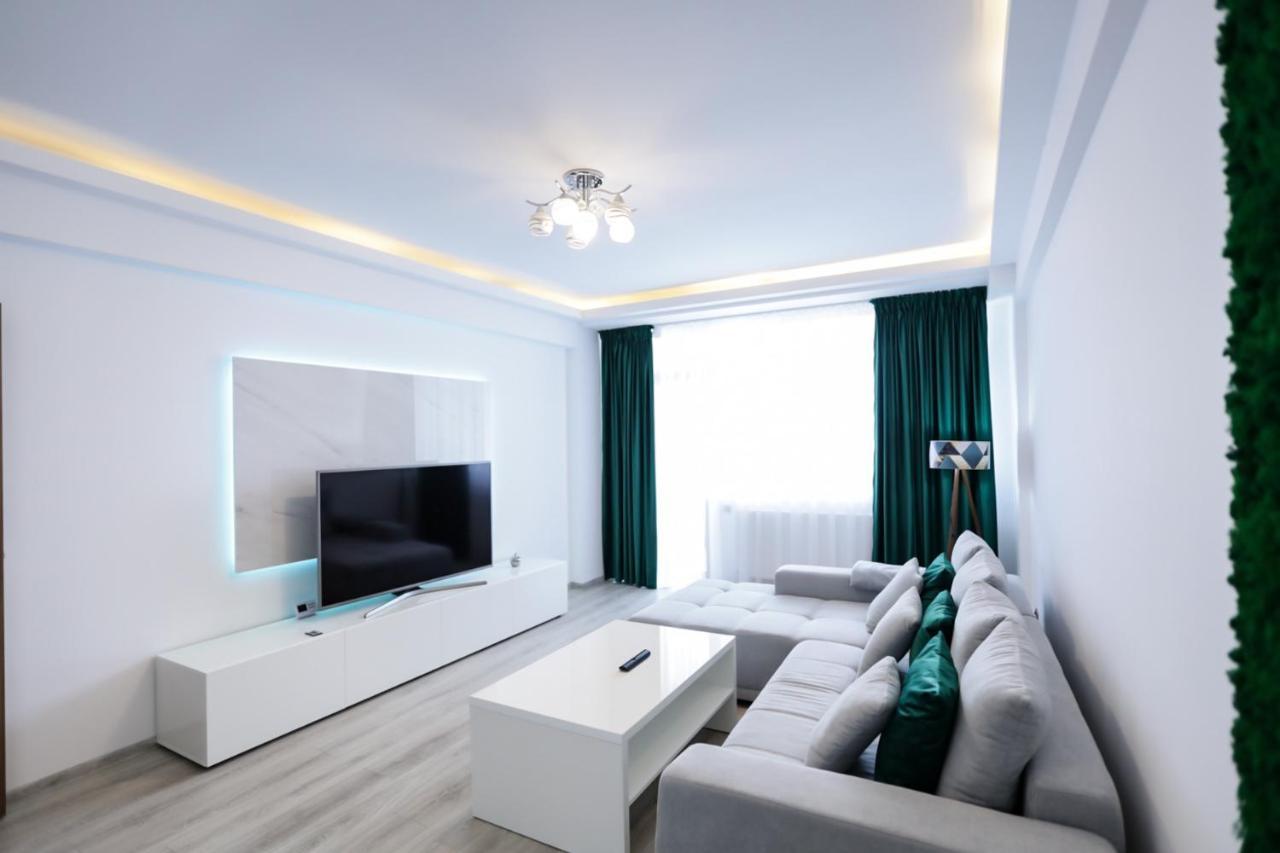 Isaran Apartament With Panoramic City View Брашов Екстер'єр фото