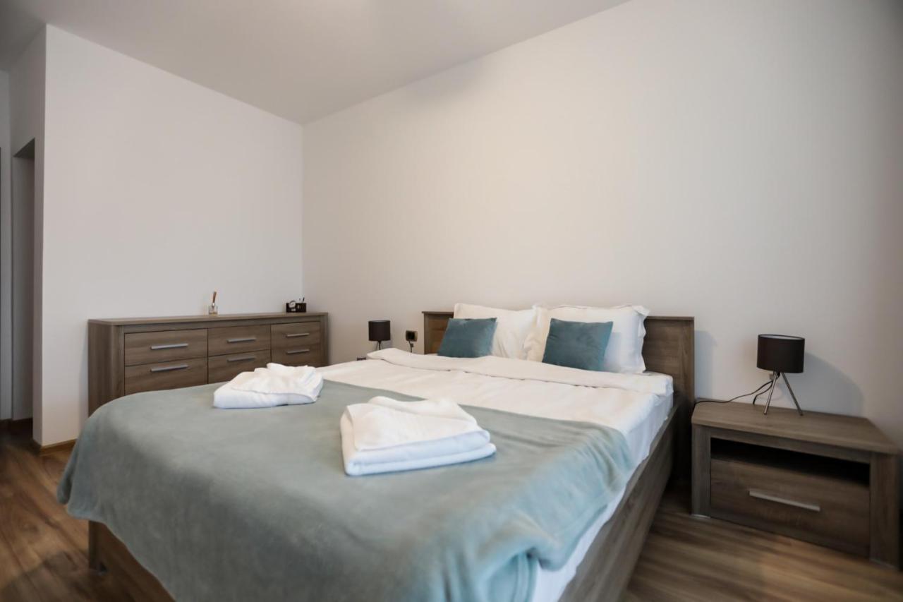 Isaran Apartament With Panoramic City View Брашов Екстер'єр фото